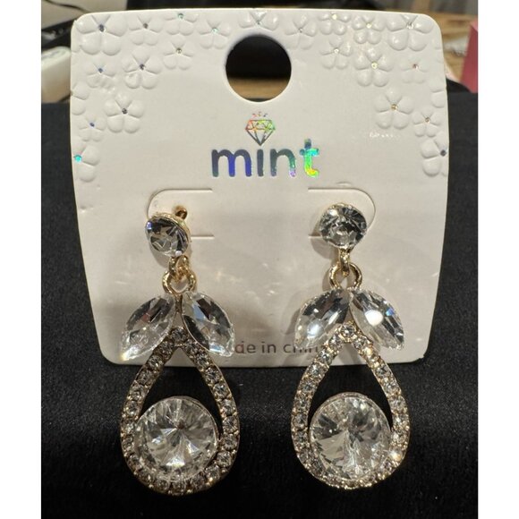 Mint Faux Crystal Gold Rhinestone Earrings Party Wedding Cruise NEW - Picture 1 of 6